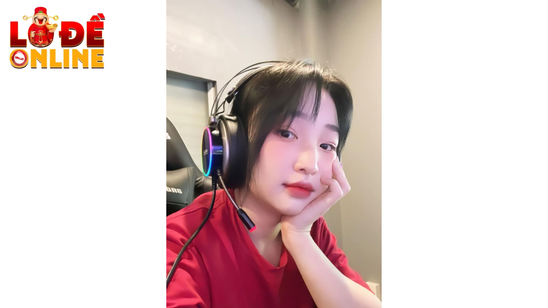 streamer Nhat Hoa.jpg